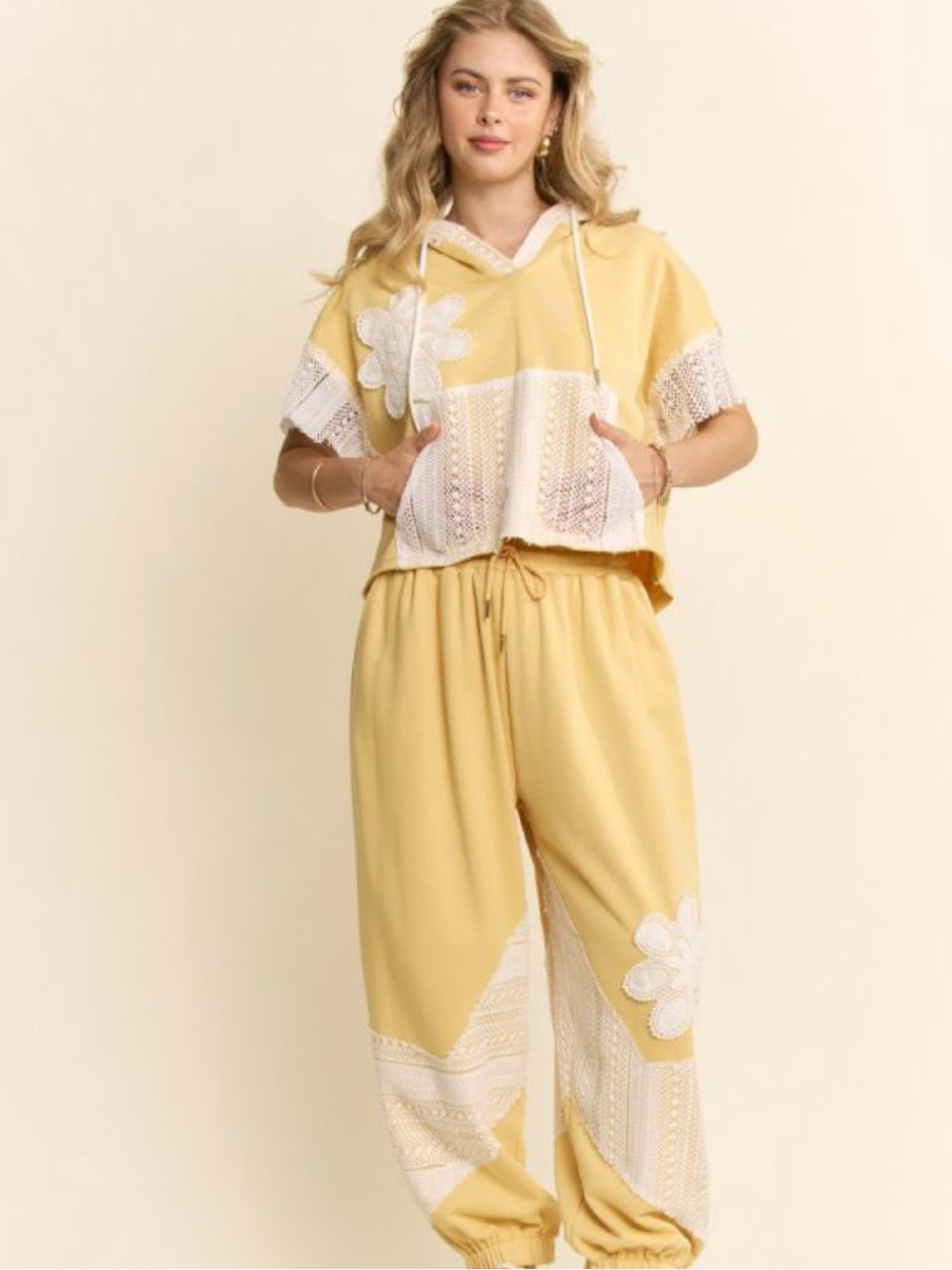 💕 Coming Soon! Yellow Two-Piece Hooded Set with Floral Applique